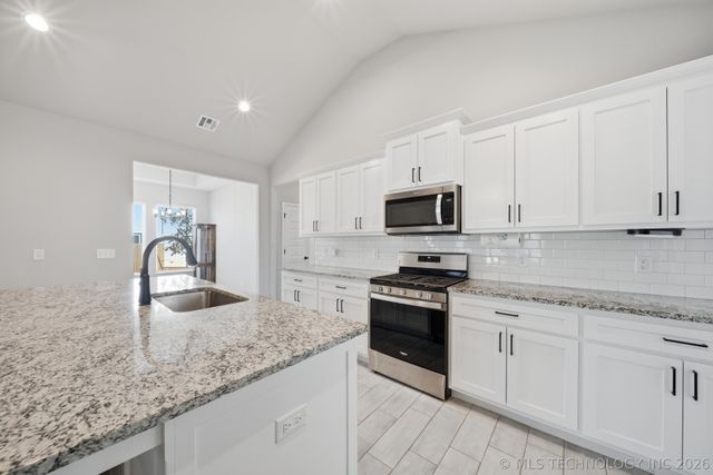 12014 E 108th Street N, Owasso, OK 74055