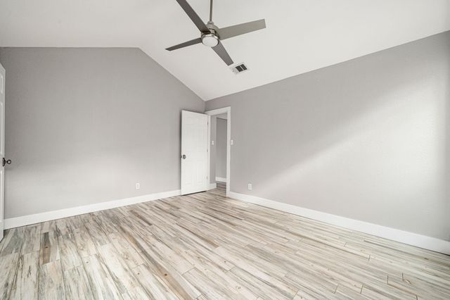 4902 Moody Reef Drive, Bacliff, TX 77518