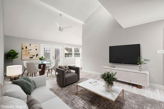 4902 Moody Reef Drive, Bacliff, TX 77518