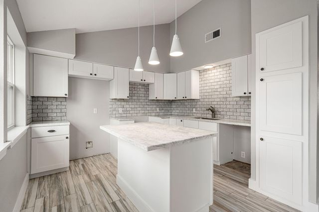 4902 Moody Reef Drive, Bacliff, TX 77518