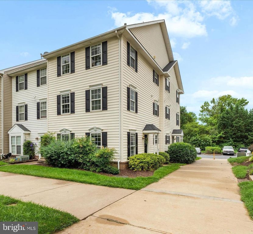 2116 BRISTOL DR #16, Frederick, MD 21702