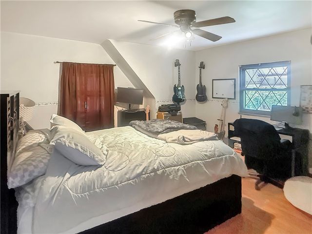 915 Liberty St, Mckees Rocks, PA 15136
