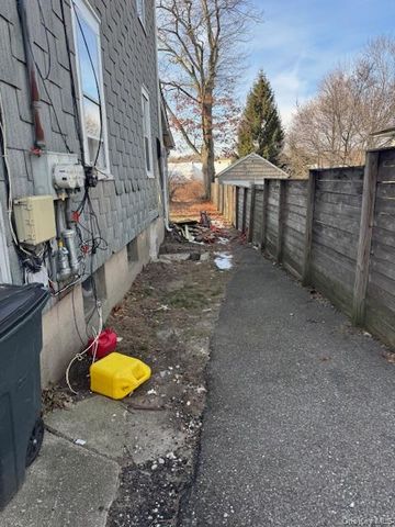 223 Park Avenue, Huntington, NY 11743