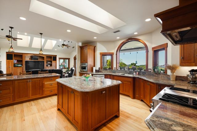 1992 Rabbit Ridge Rd, Somerset, CA 95684