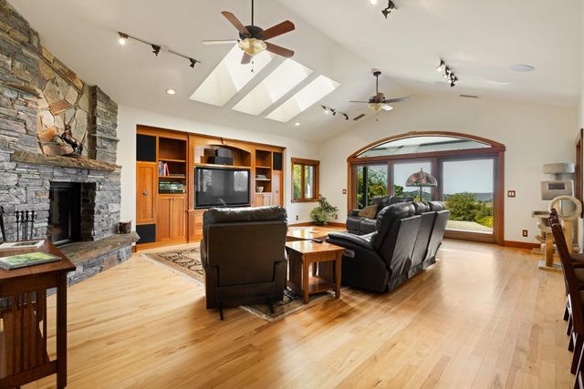 1992 Rabbit Ridge Rd, Somerset, CA 95684
