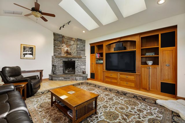 1992 Rabbit Ridge Rd, Somerset, CA 95684