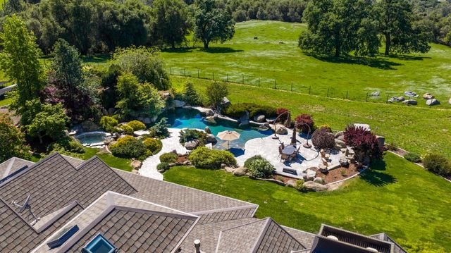 1992 Rabbit Ridge Rd, Somerset, CA 95684
