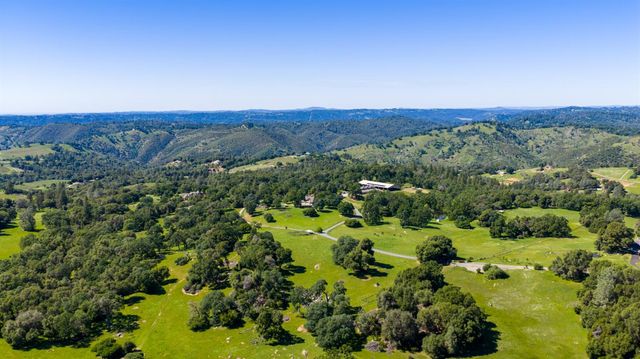 1992 Rabbit Ridge Rd, Somerset, CA 95684