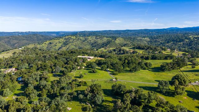 1992 Rabbit Ridge Rd, Somerset, CA 95684