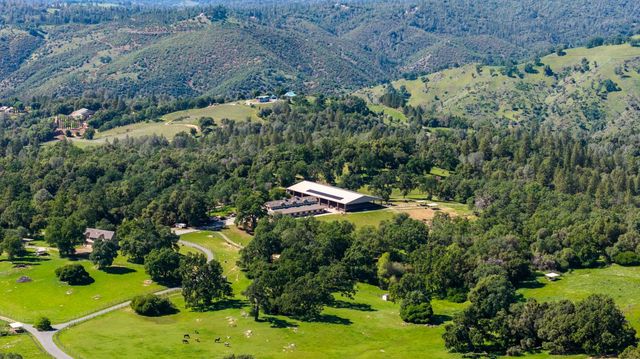 1992 Rabbit Ridge Rd, Somerset, CA 95684