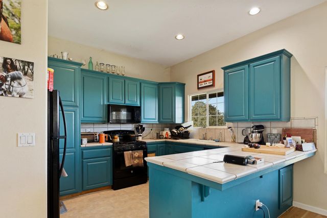 1992 Rabbit Ridge Rd, Somerset, CA 95684