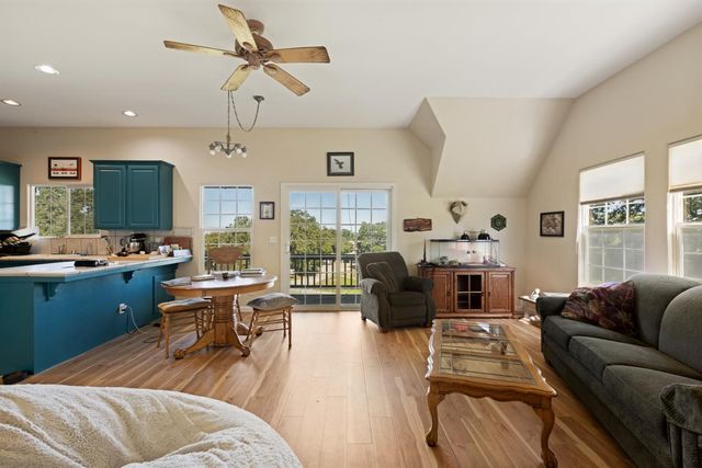 1992 Rabbit Ridge Rd, Somerset, CA 95684