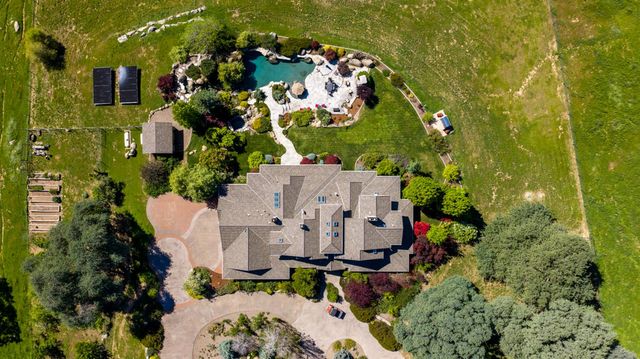 1992 Rabbit Ridge Rd, Somerset, CA 95684