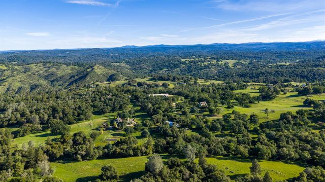 1992 Rabbit Ridge Rd, Somerset, CA 95684