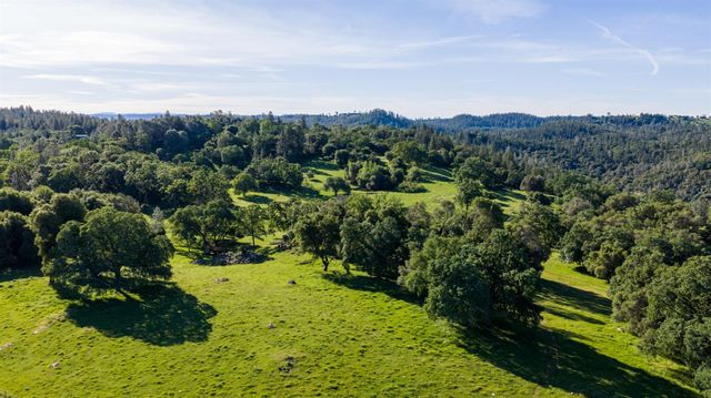 1992 Rabbit Ridge Rd, Somerset, CA 95684