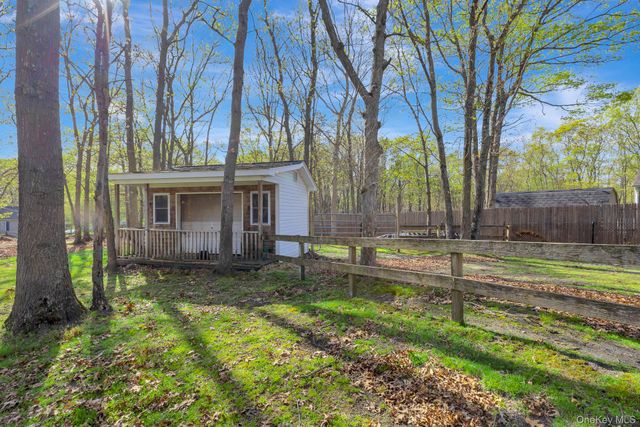 10 Black Pine Street, Center Moriches, NY 11934