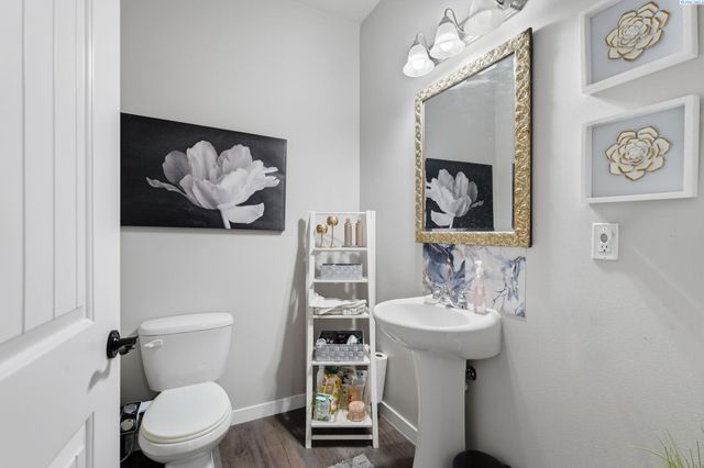 497 Charbonnueau Dr, Richland, WA 99352