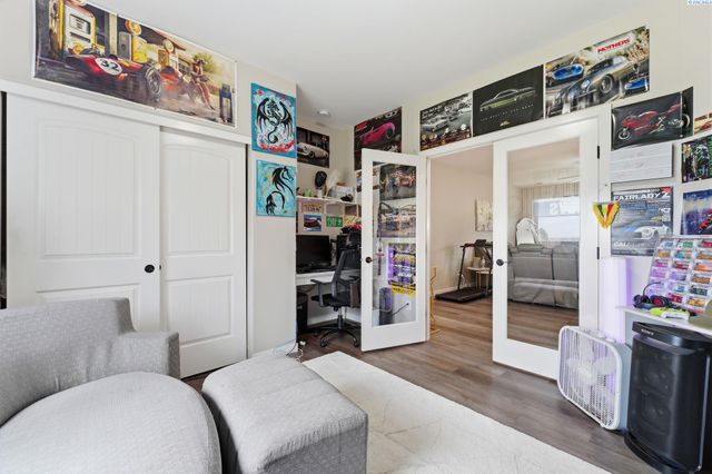 497 Charbonnueau Dr, Richland, WA 99352