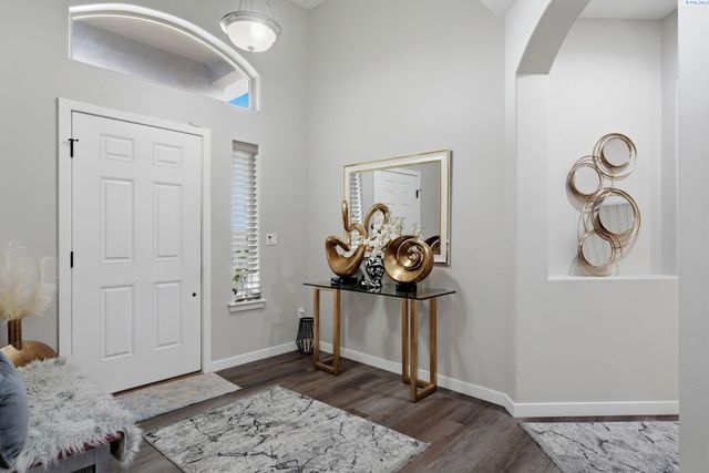 497 Charbonnueau Dr, Richland, WA 99352