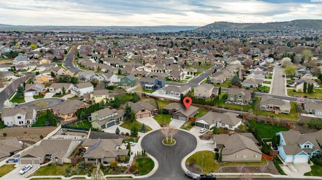 497 Charbonnueau Dr, Richland, WA 99352