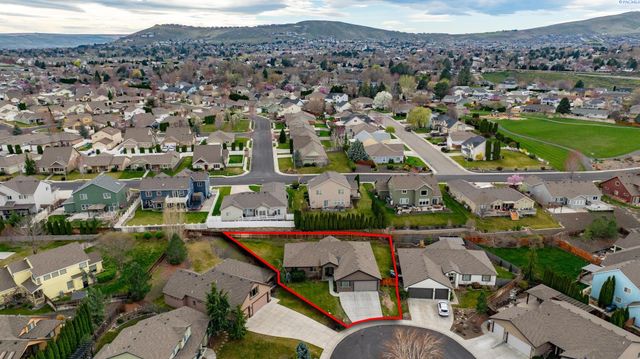 497 Charbonnueau Dr, Richland, WA 99352