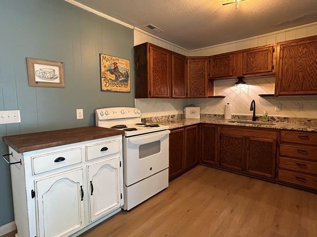 250 Swet Gum Dr, Dothan, AL 36303