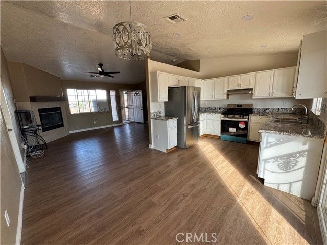 20953 South, Apple Valley, CA 92307