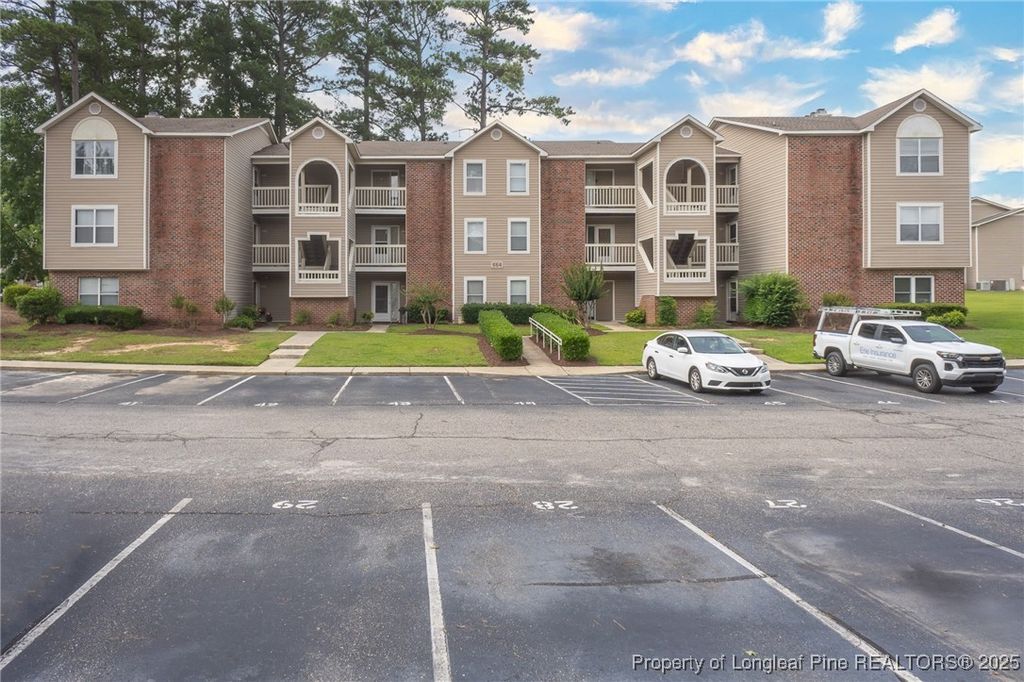 664-10 Bartons Landing Place 10, Fayetteville, NC 28314