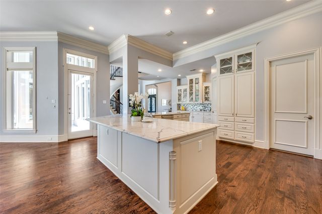 5230 Westgrove Drive, Dallas, TX 75248