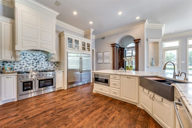 5230 Westgrove Drive, Dallas, TX 75248