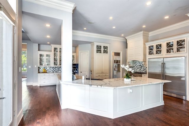 5230 Westgrove Drive, Dallas, TX 75248