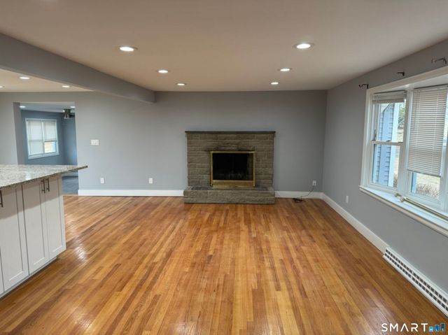 16 Wedgewood Drive, Woodbridge, CT 06525