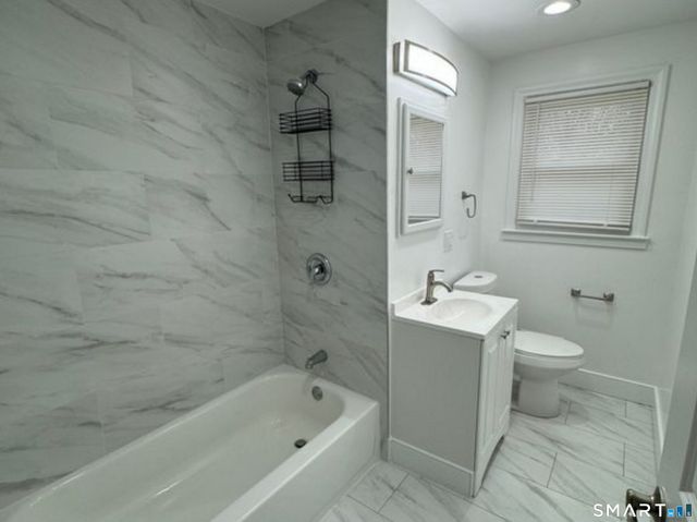 16 Wedgewood Drive, Woodbridge, CT 06525