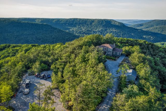 275 Buckeye Ln, Wilder, TN 38589