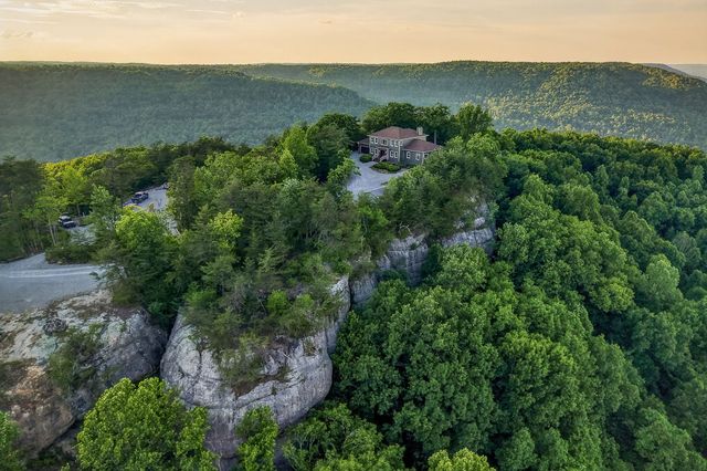 275 Buckeye Ln, Wilder, TN 38589