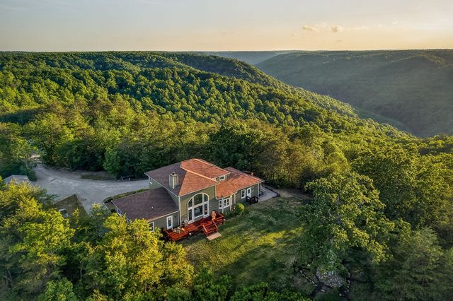 275 Buckeye Ln, Wilder, TN 38589