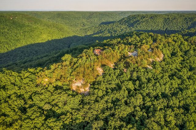 275 Buckeye Ln, Wilder, TN 38589