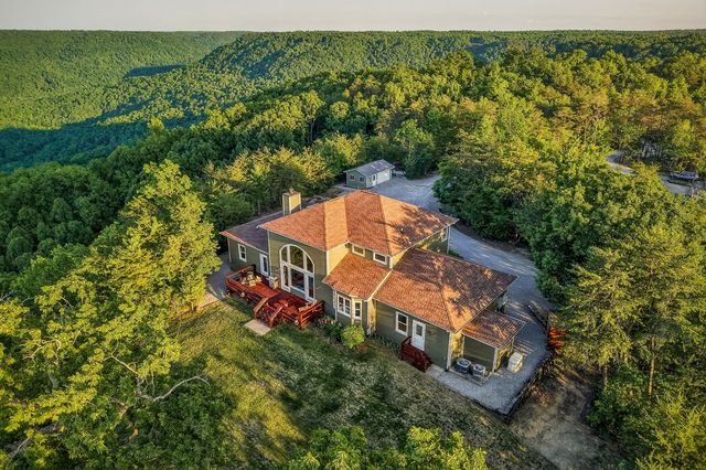 275 Buckeye Ln, Wilder, TN 38589