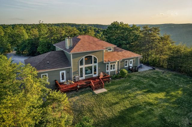 275 Buckeye Ln, Wilder, TN 38589