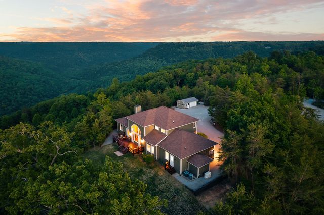 275 Buckeye Ln, Wilder, TN 38589