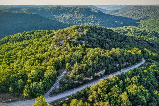 275 Buckeye Ln, Wilder, TN 38589