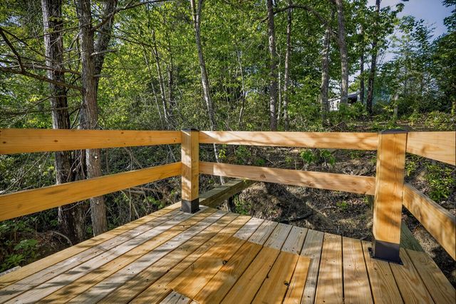 275 Buckeye Ln, Wilder, TN 38589
