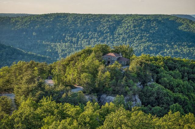 275 Buckeye Ln, Wilder, TN 38589