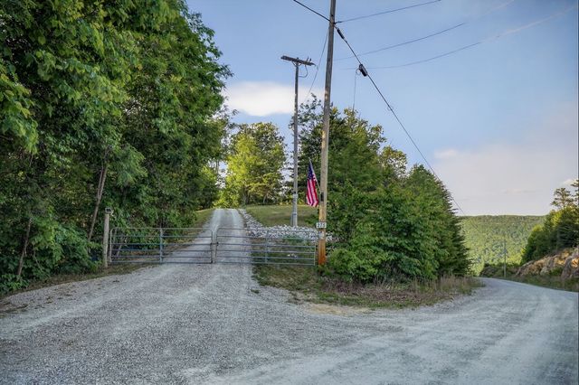 275 Buckeye Ln, Wilder, TN 38589