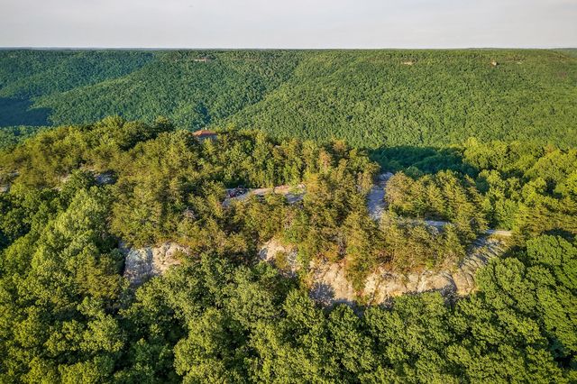 275 Buckeye Ln, Wilder, TN 38589