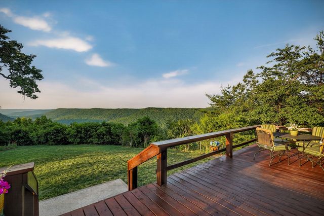 275 Buckeye Ln, Wilder, TN 38589