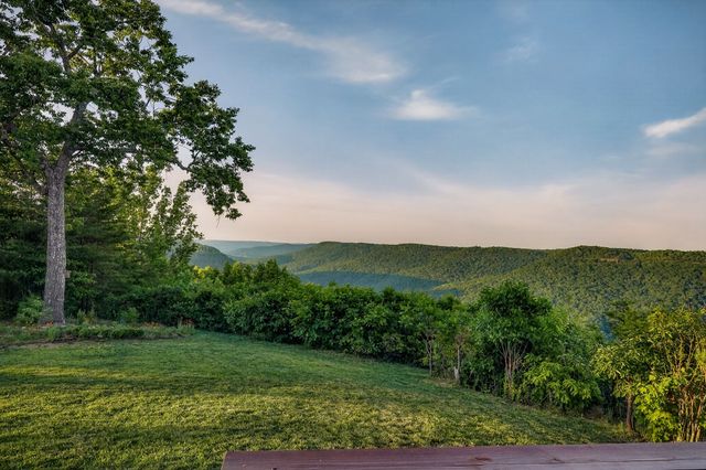 275 Buckeye Ln, Wilder, TN 38589