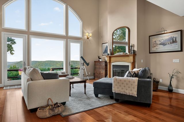 275 Buckeye Ln, Wilder, TN 38589