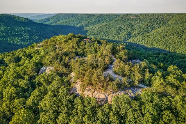 275 Buckeye Ln, Wilder, TN 38589