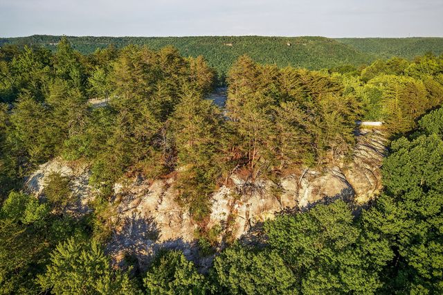 275 Buckeye Ln, Wilder, TN 38589